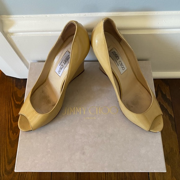 Jimmy Choo Peep Toe Tan Patent Leather Wedge Heel - Picture 1 of 4